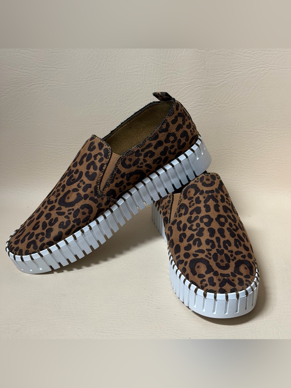 Very G Women's Sandra Leopard Print Slip-On
Shoes Size8 - Picture 5 of 6